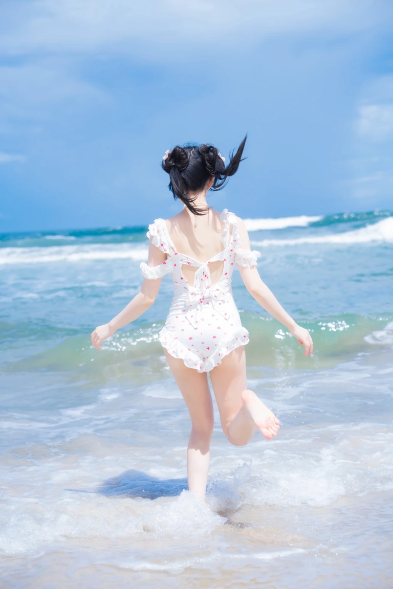 桜桃喵《雪顶冰淇淋》写真图集 17P｜在线预览与图包下载