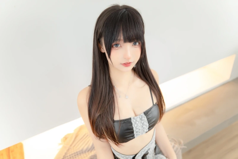 神楽坂真冬《第四季 序号44：《秋日暖屋》》写真图集 75P｜在线预览与图包下载
