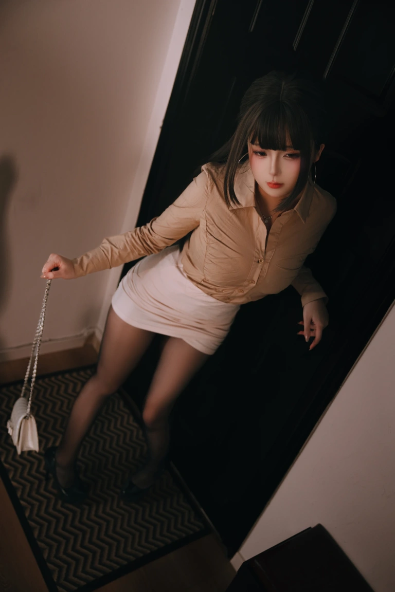 日奈娇(椎名莜)《醉酒同事》写真图集 215P+8V｜在线预览与图包下载