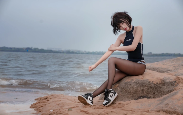 轩萧学姐《NO.17 – 沙滩竞泳》写真图集 45P｜在线预览与图包下载