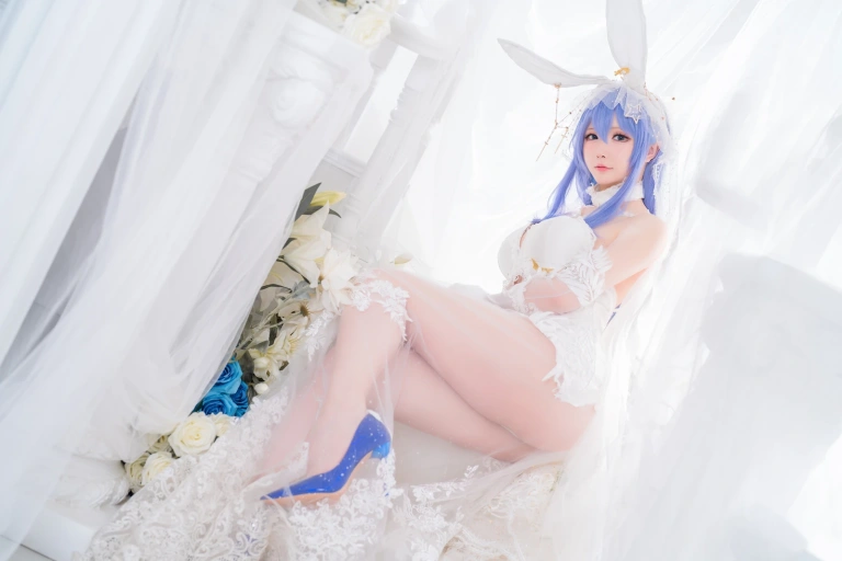 星之迟迟《碧蓝航线 花园兔女郎》写真图集 37P｜在线预览与图包下载