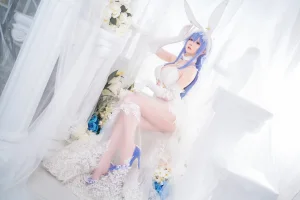 星之迟迟《碧蓝航线 花园兔女郎》写真图集 37P｜在线预览与图包下载