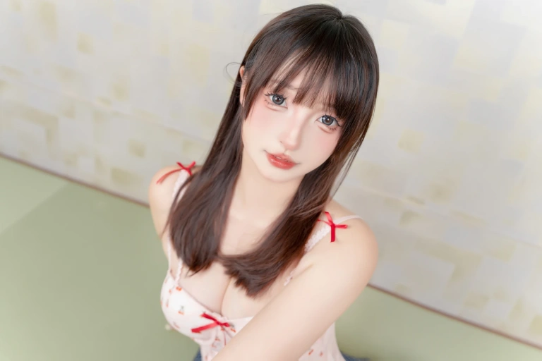 神楽坂真冬《第五季 序号42：《睡衣少女》》写真图集 75P+2V｜在线预览与图包下载