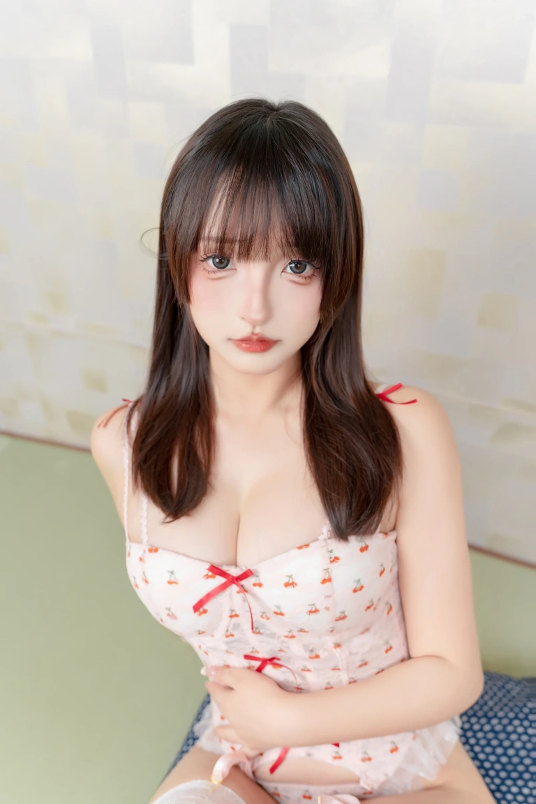神楽坂真冬《第五季 序号42：《睡衣少女》》写真图集 75P+2V｜在线预览与图包下载