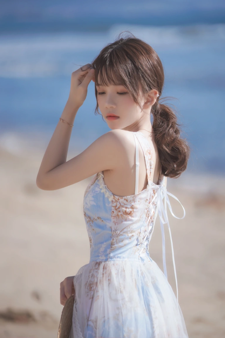 桜桃喵《发光的海》写真图集 18P｜在线预览与图包下载