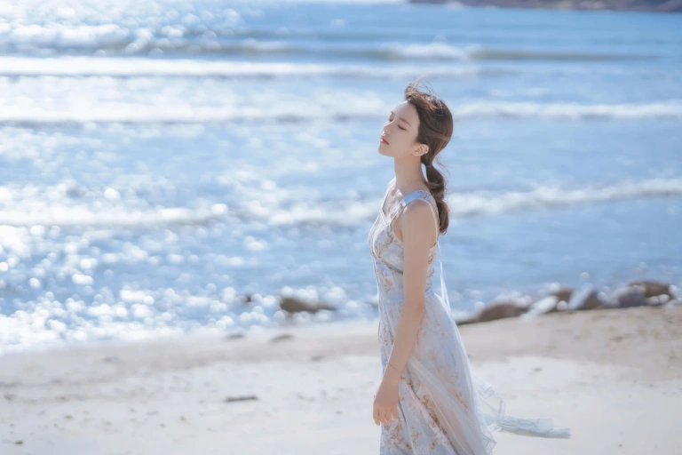 桜桃喵《发光的海》写真图集 18P｜在线预览与图包下载