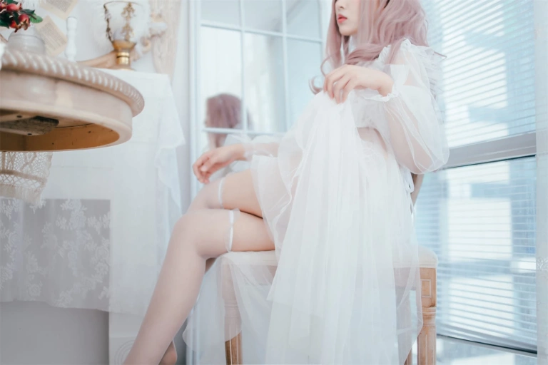 轩萧学姐《NO.18 – 花嫁》写真图集 32P｜在线预览与图包下载