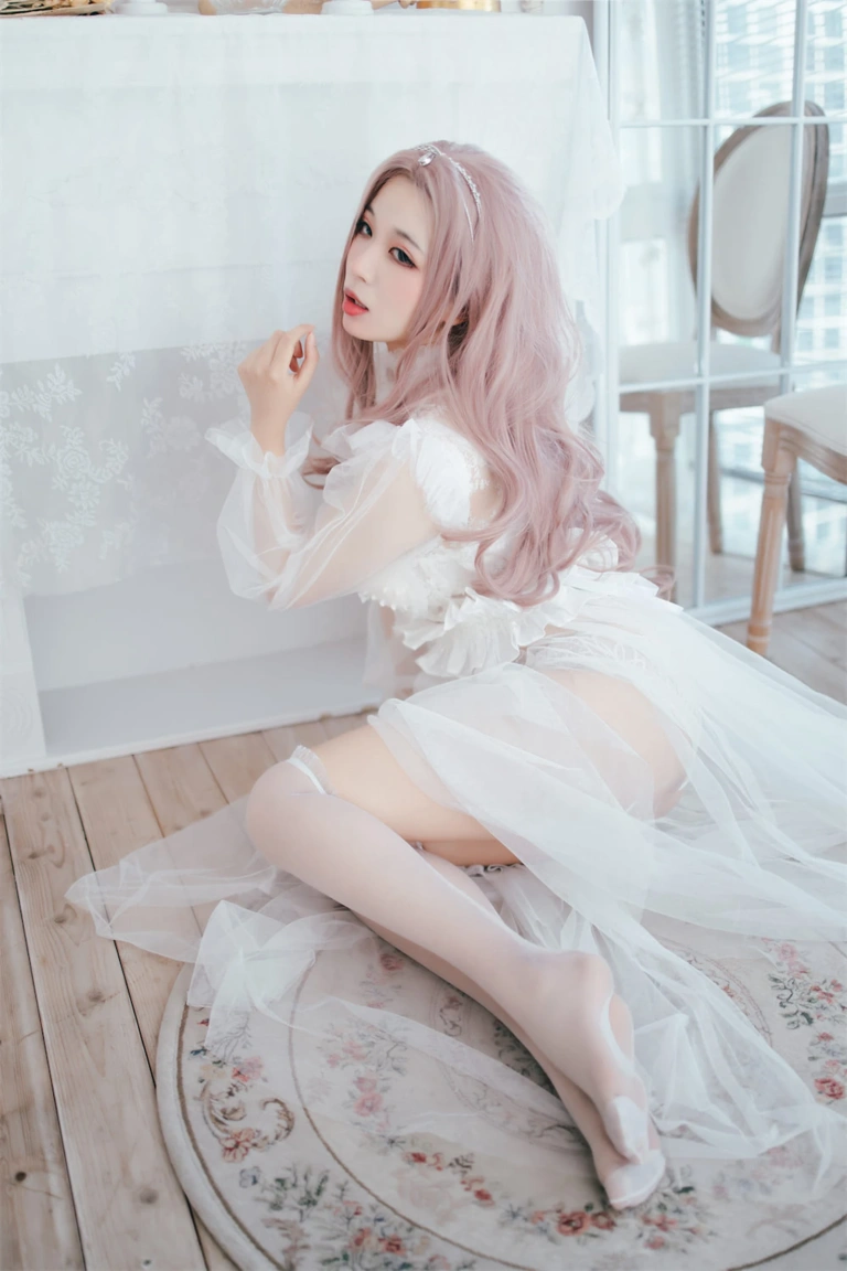 轩萧学姐《NO.18 – 花嫁》写真图集 32P｜在线预览与图包下载