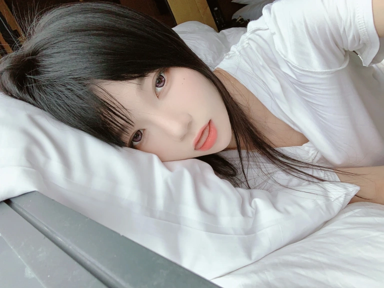 桜桃喵《小猫小猫》写真图集 17P｜在线预览与图包下载