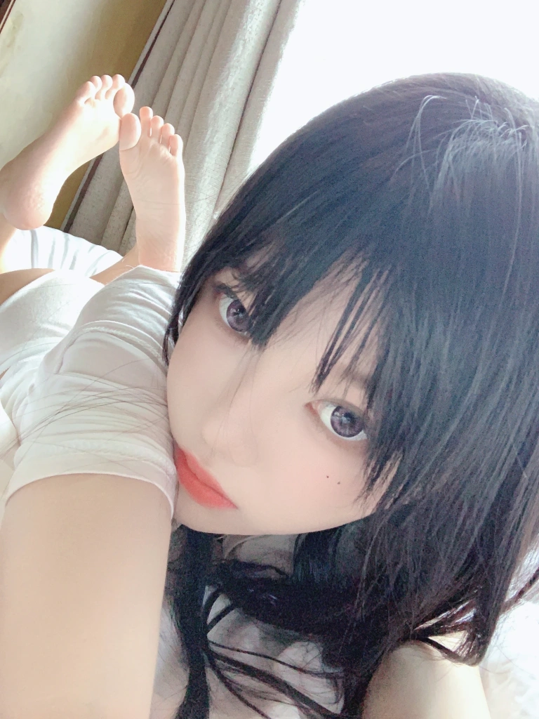 桜桃喵《小猫小猫》写真图集 17P｜在线预览与图包下载