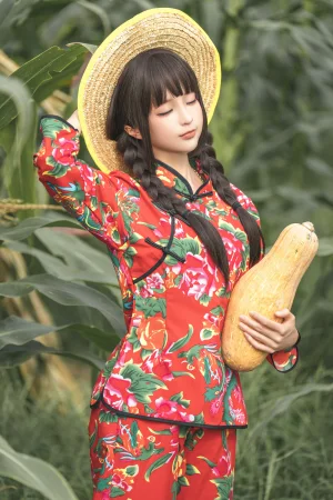 蠢沫沫《苞米地的故事》写真图集 50P｜在线预览与图包下载