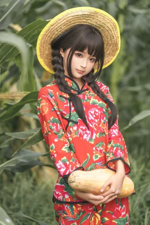 蠢沫沫《苞米地的故事》写真图集 50P｜在线预览与图包下载