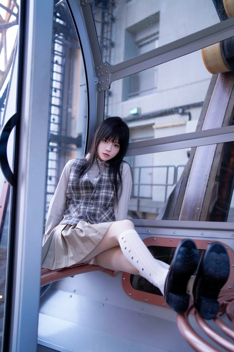 桜桃喵《制服摩天轮》写真图集 27P｜在线预览与图包下载