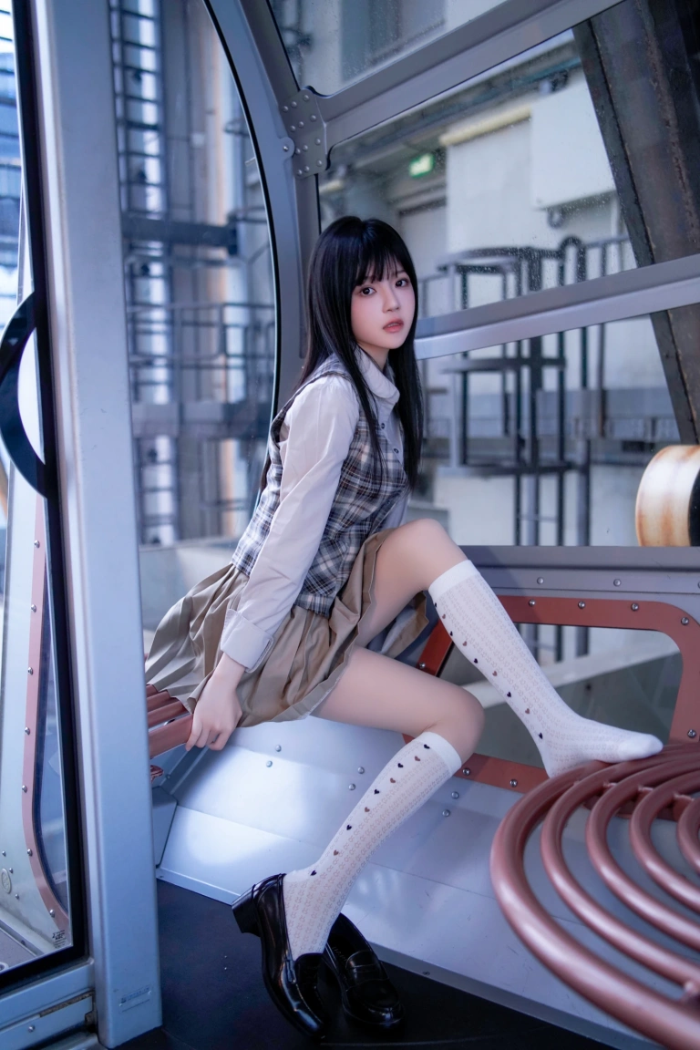 桜桃喵《制服摩天轮》写真图集 27P｜在线预览与图包下载