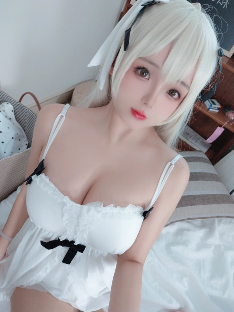 日奈娇(椎名莜)《穹妹自拍》写真图集 20P｜在线预览与图包下载