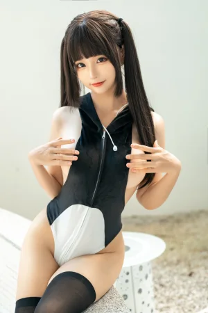 蠢沫沫《小鲸鱼》写真图集 10P｜在线预览与图包下载
