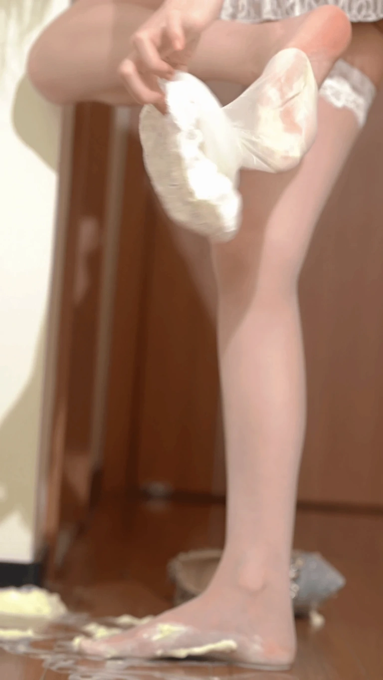 桜桃喵《奶油盛宴》写真图集 16P+3V｜在线预览与图包下载