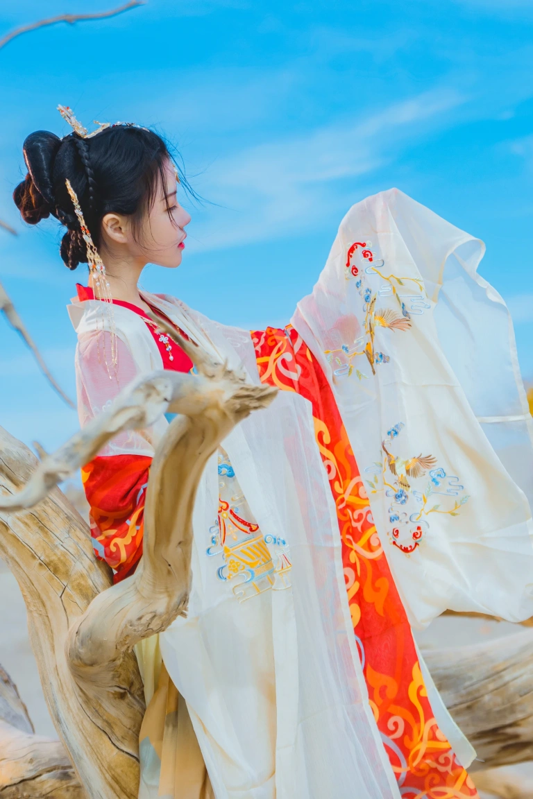 桜桃喵《惊鸿》写真图集 15P｜在线预览与图包下载