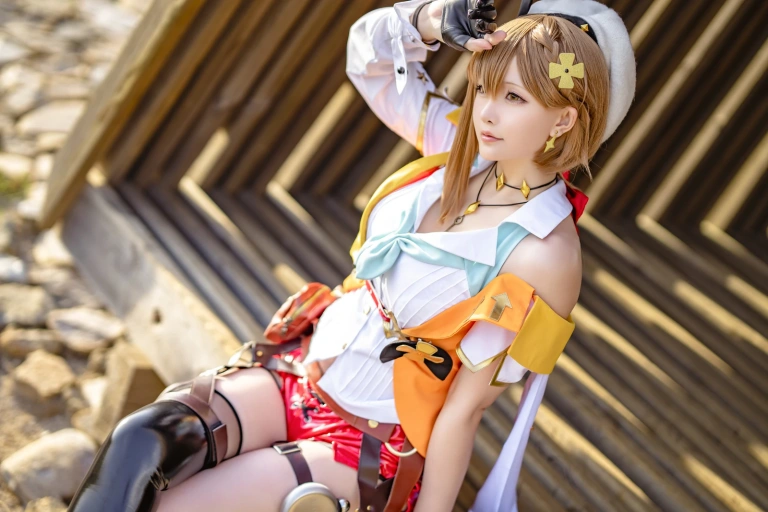 星之迟迟《2023年4月计划A 莱莎的炼金工坊2 莱莎》写真图集 38P｜在线预览与图包下载
