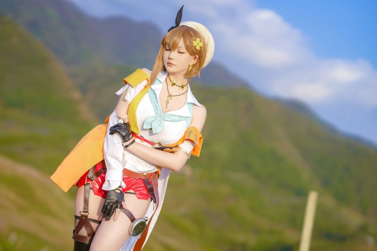 星之迟迟《2023年4月计划A 莱莎的炼金工坊2 莱莎》写真图集 38P｜在线预览与图包下载