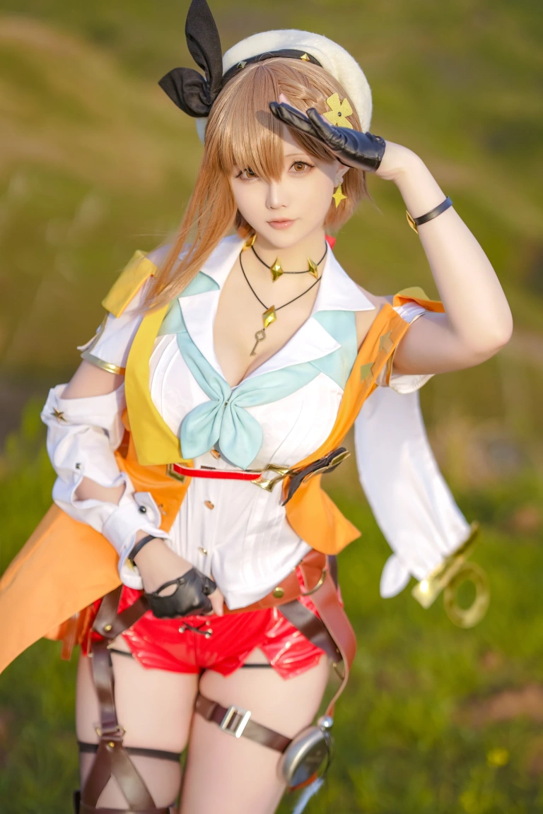 星之迟迟《2023年4月计划A 莱莎的炼金工坊2 莱莎》写真图集 38P｜在线预览与图包下载