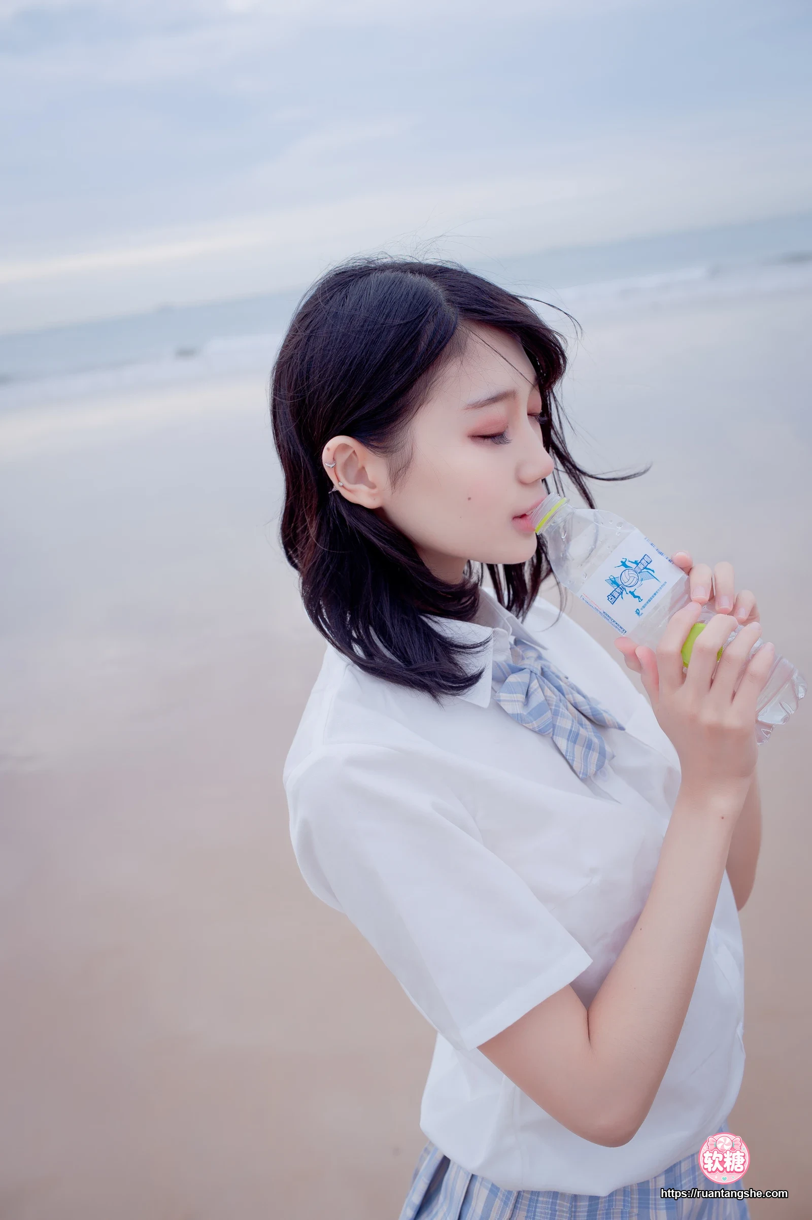 周叽是可爱兔兔 周叽是可爱兔兔 NO.20 - 海边jk