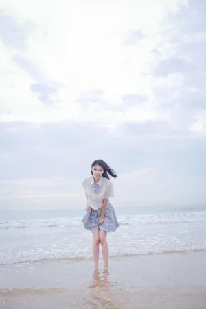 周叽是可爱兔兔《海边jk》写真图集 35P｜在线预览与图包下载