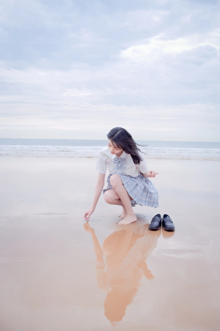 周叽是可爱兔兔《海边jk》写真图集 35P｜在线预览与图包下载