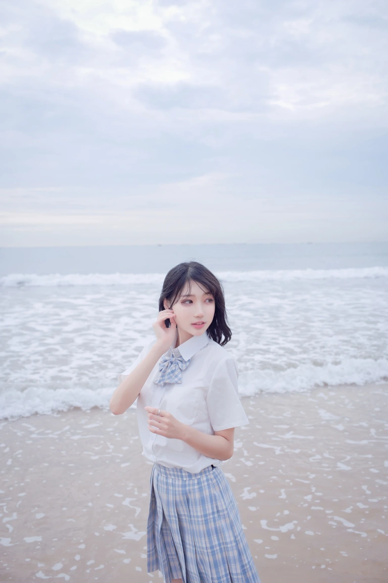 周叽是可爱兔兔《海边jk》写真图集 35P｜在线预览与图包下载