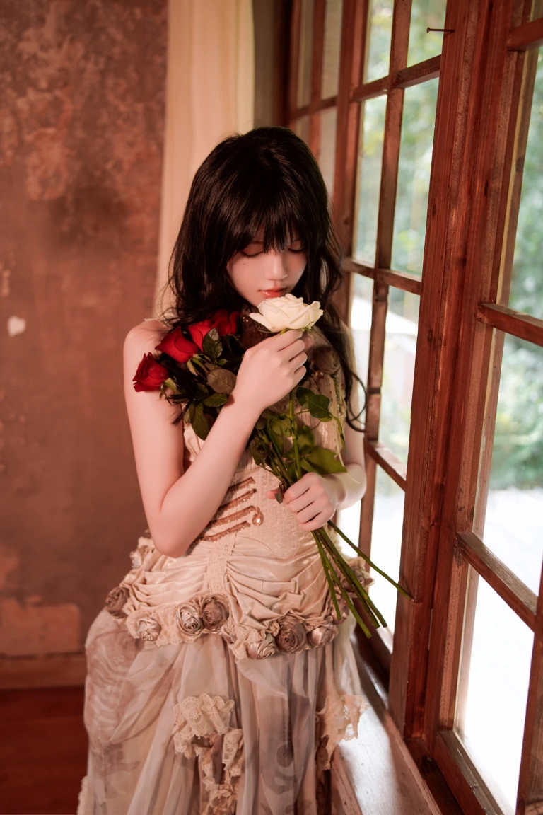 桜桃喵《玻璃玫瑰》写真图集 11P｜在线预览与图包下载
