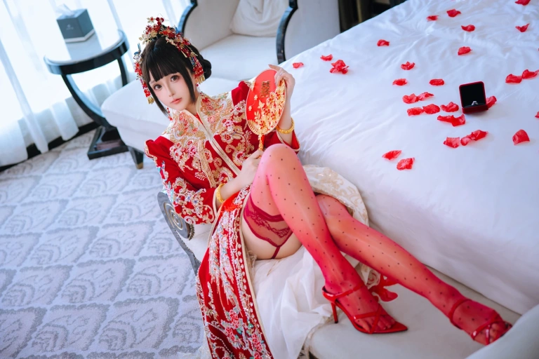 日奈娇(椎名莜)《洞房花烛》写真图集 180P+5V｜在线预览与图包下载