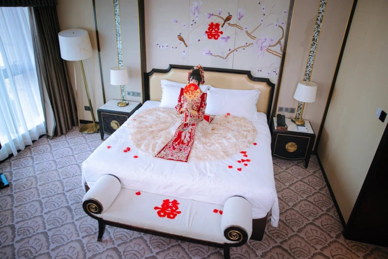日奈娇(椎名莜)《洞房花烛》写真图集 180P+5V｜在线预览与图包下载