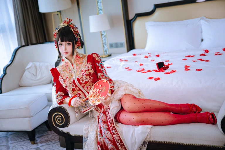 日奈娇(椎名莜)《洞房花烛》写真图集 180P+5V｜在线预览与图包下载