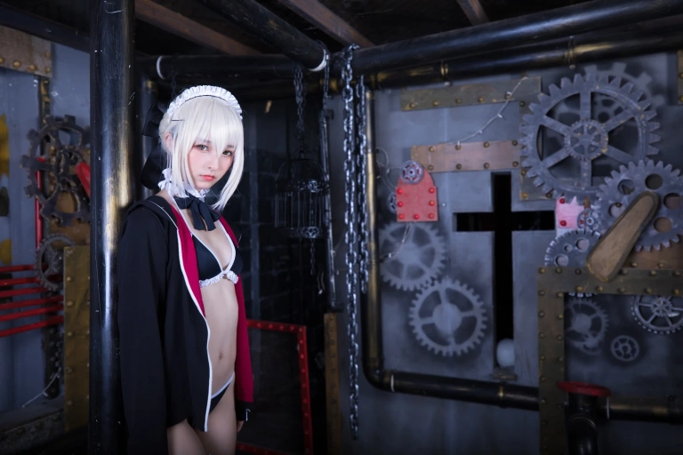 神楽坂真冬《第二季 序号2：《絶対服従》》写真图集 150P｜在线预览与图包下载
