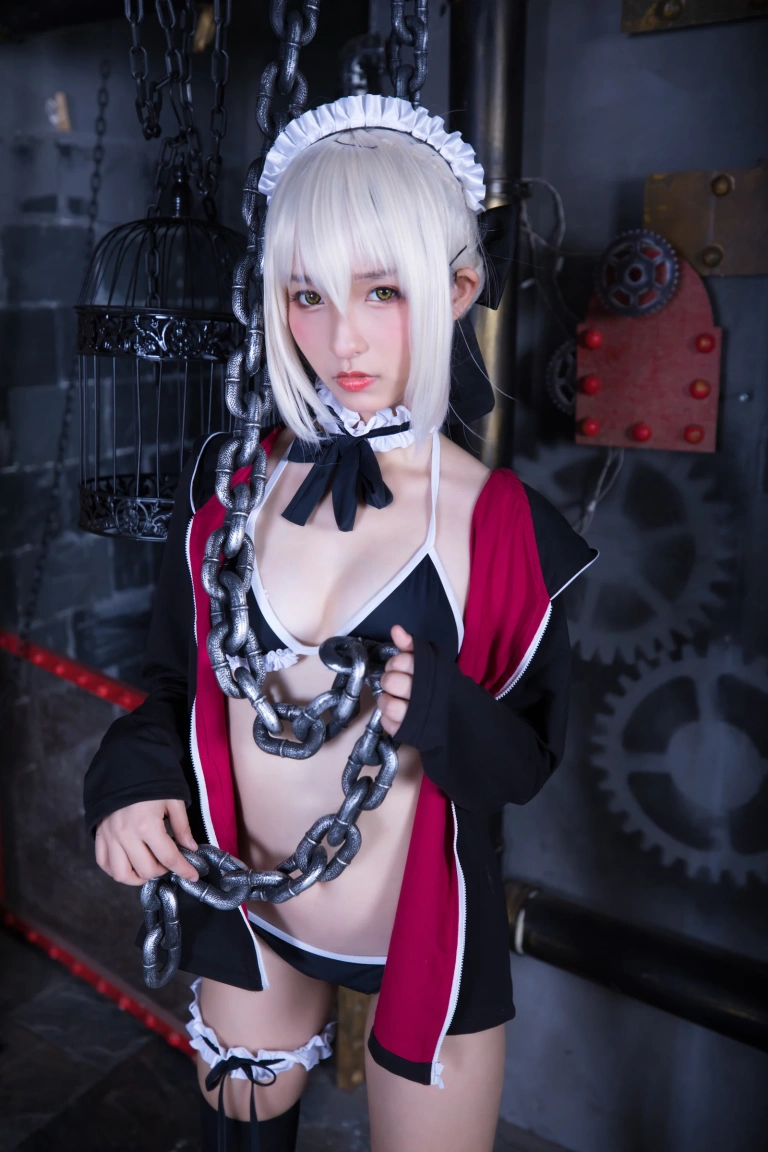 神楽坂真冬《第二季 序号2：《絶対服従》》写真图集 150P｜在线预览与图包下载
