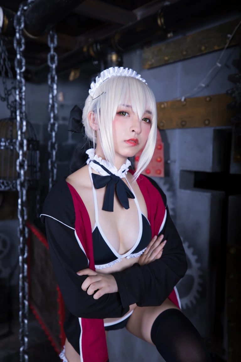 神楽坂真冬《第二季 序号2：《絶対服従》》写真图集 150P｜在线预览与图包下载