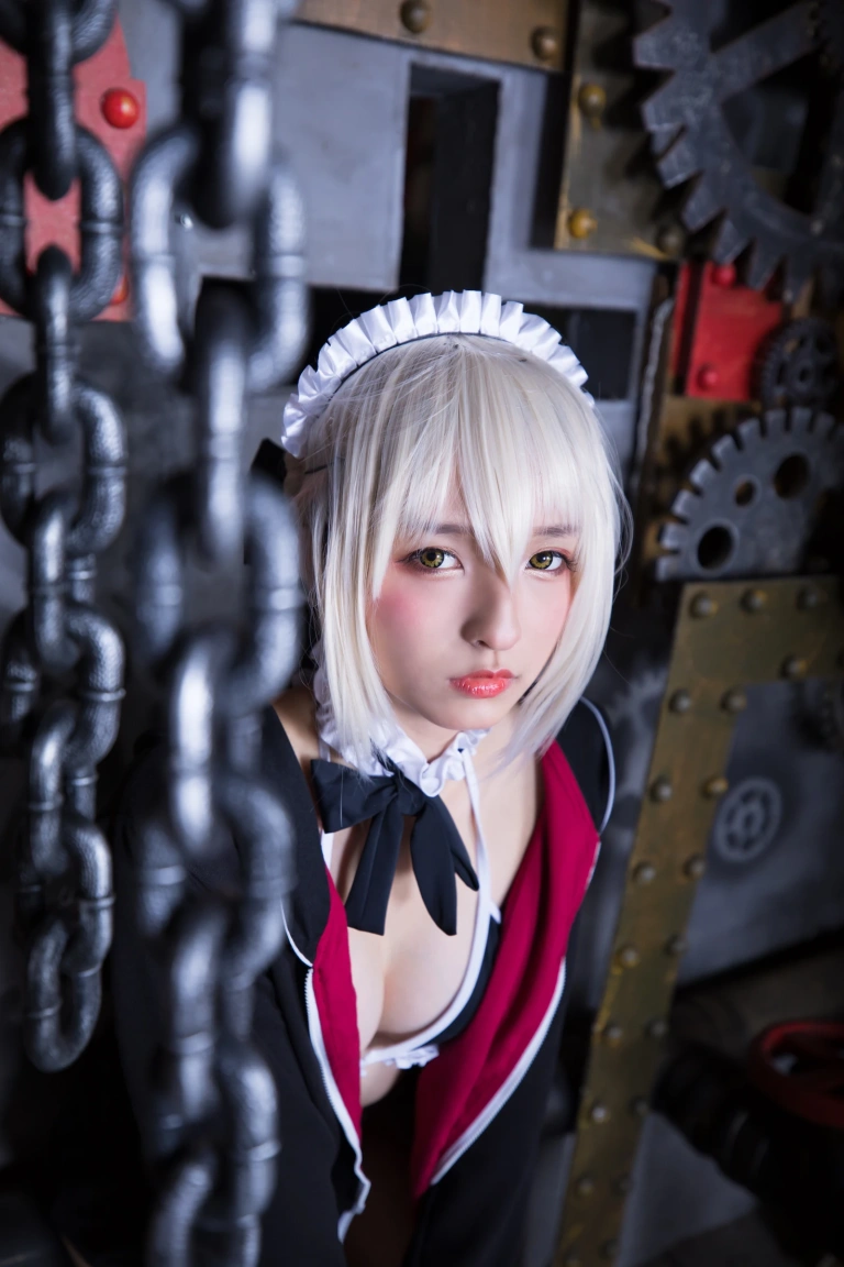 神楽坂真冬《第二季 序号2：《絶対服従》》写真图集 150P｜在线预览与图包下载