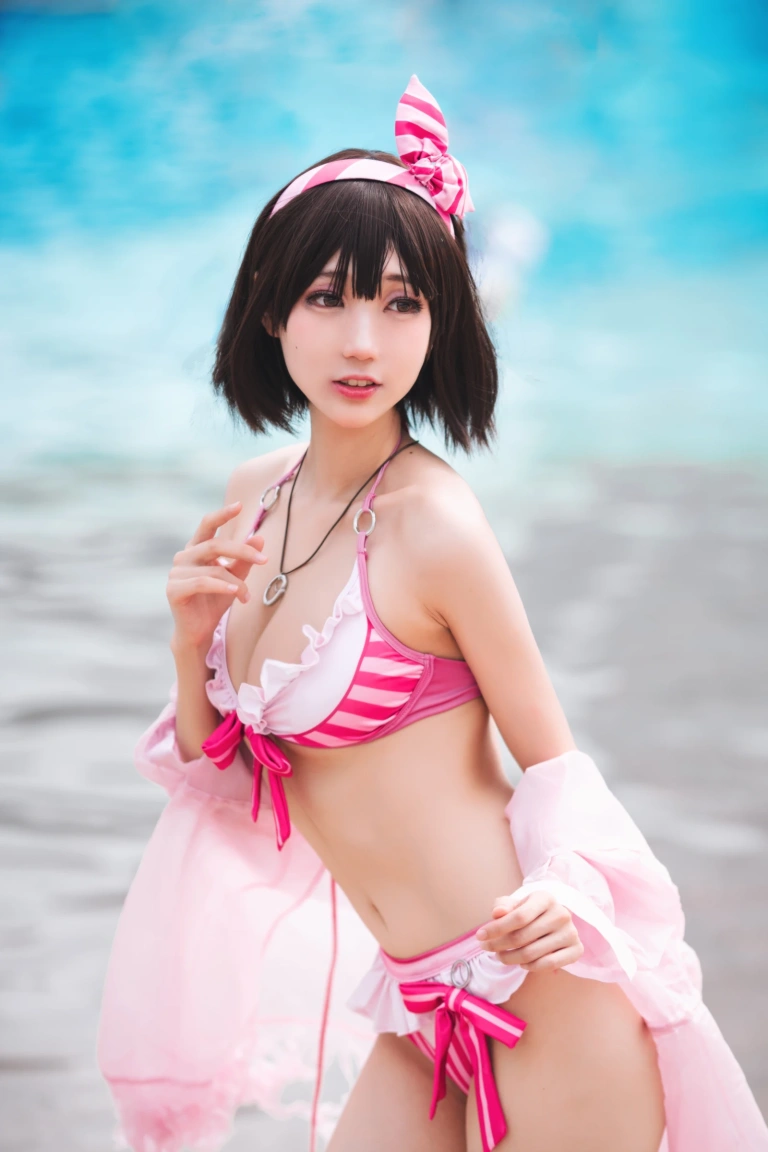 周叽是可爱兔兔《圣人惠水着》写真图集 19P｜在线预览与图包下载