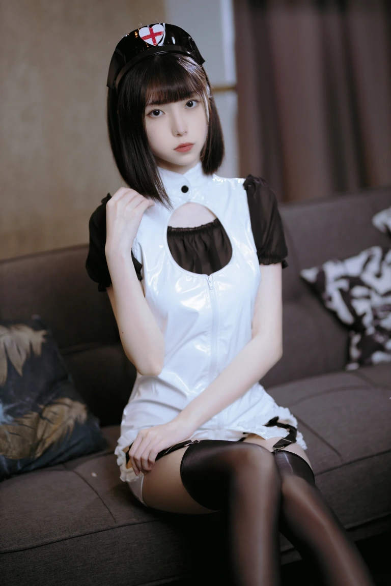 许岚《黑丝护士》写真图集 40P｜在线预览与图包下载