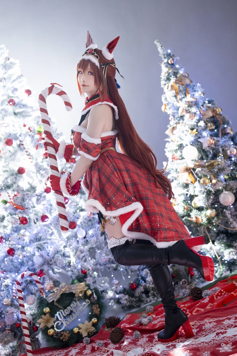 星之迟迟《2023年12月计划A 赛马娘 大和赤骥 圣诞衣装》写真图集 47P｜在线预览与图包下载