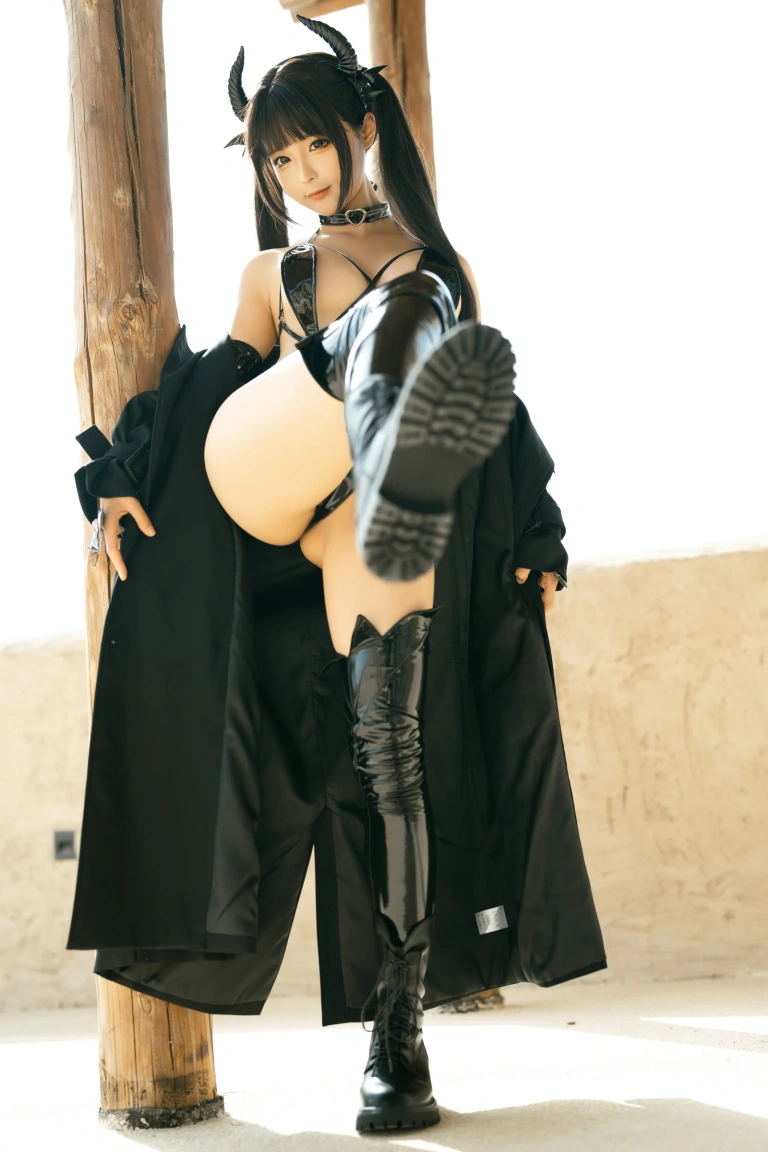 蠢沫沫《魅魔》写真图集 32P｜在线预览与图包下载