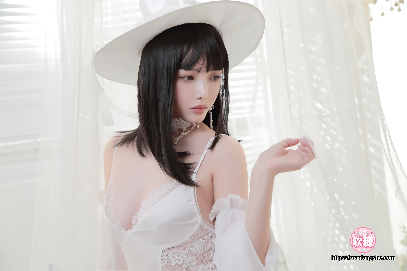 雯仔不讲道理 雯仔不讲道理 NO.23 - 白女巫