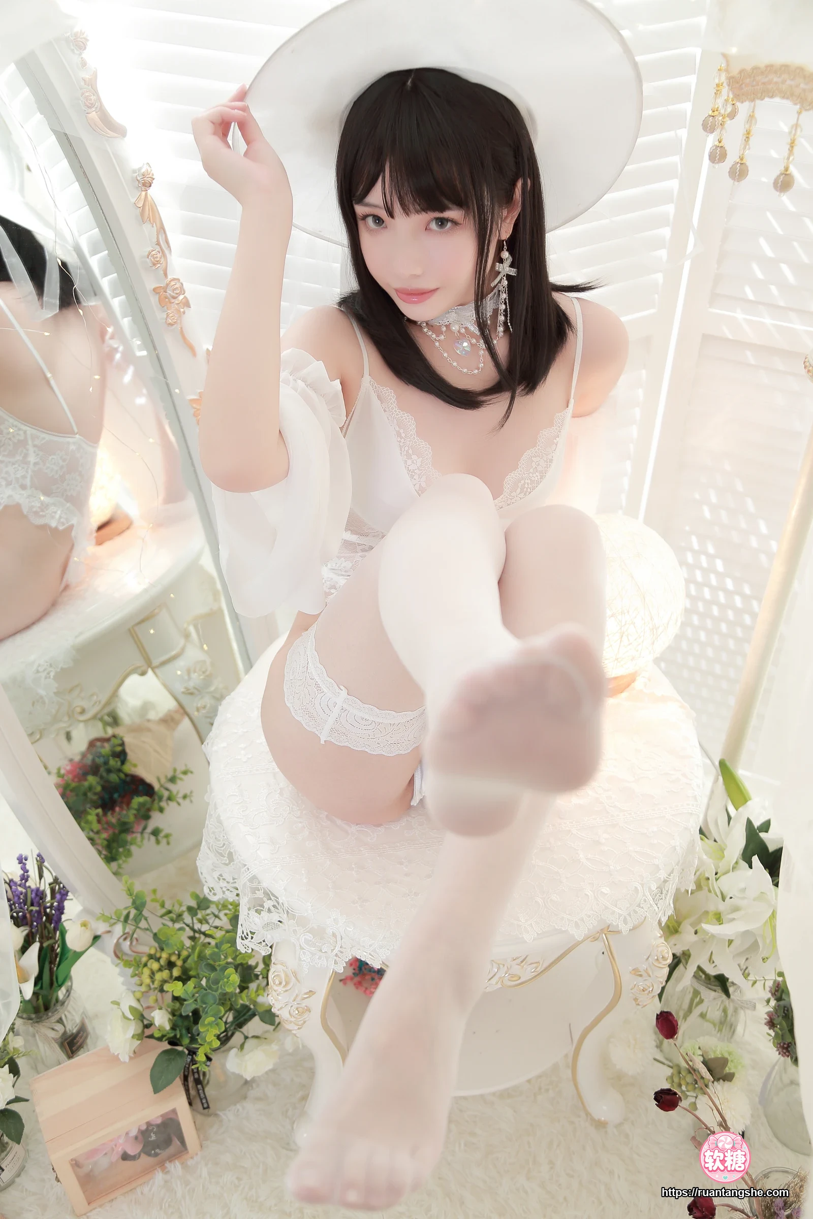 雯仔不讲道理 雯仔不讲道理 NO.23 - 白女巫