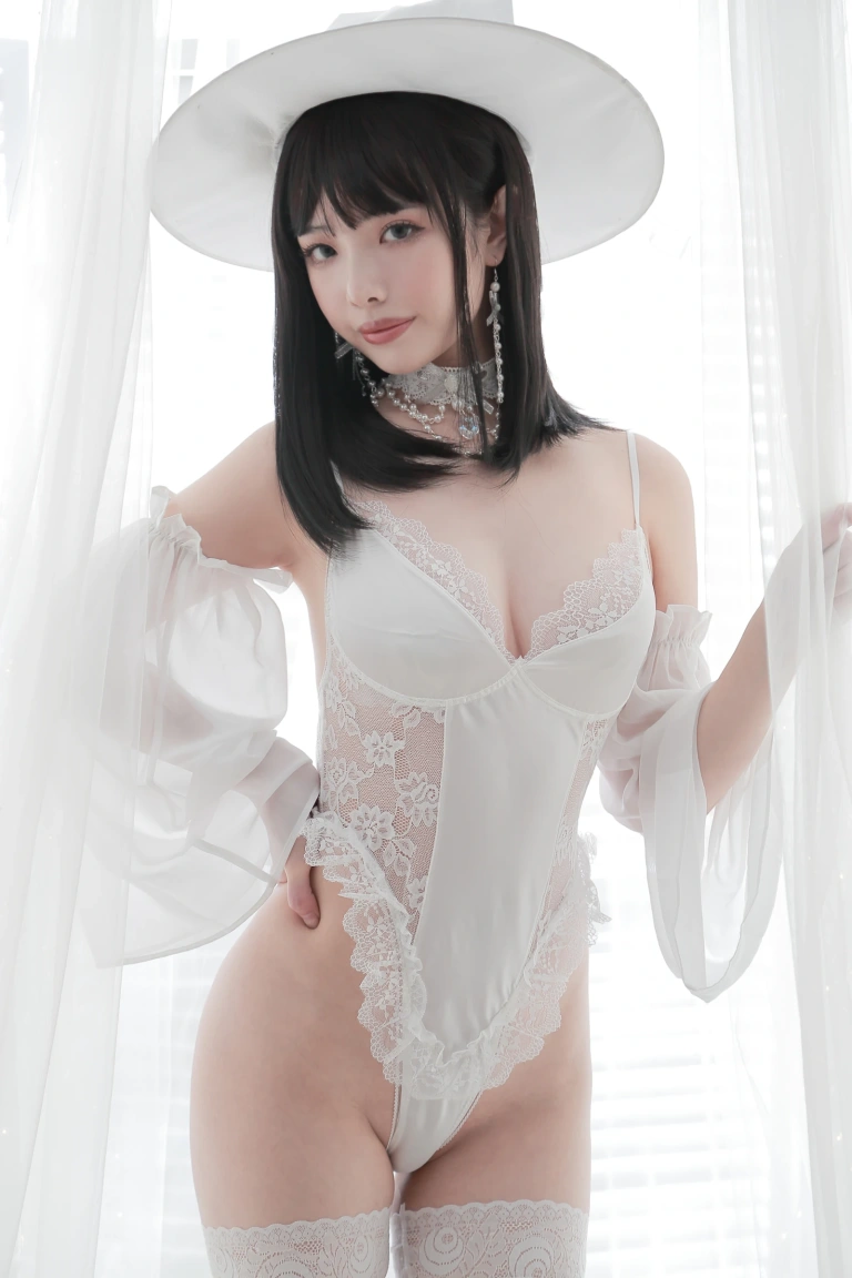 雯仔不讲道理《白女巫》写真图集 34P｜在线预览与图包下载