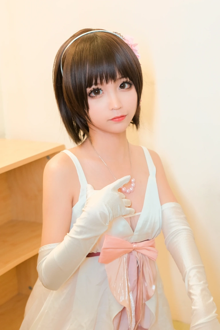 蠢沫沫《惠礼服》写真图集 40P｜在线预览与图包下载