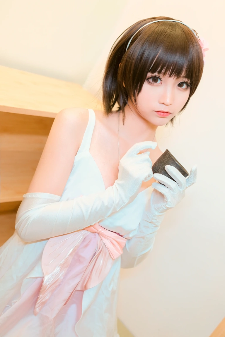 蠢沫沫《惠礼服》写真图集 40P｜在线预览与图包下载