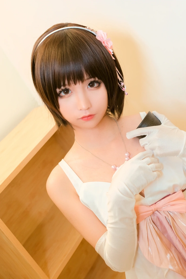 蠢沫沫《惠礼服》写真图集 40P｜在线预览与图包下载