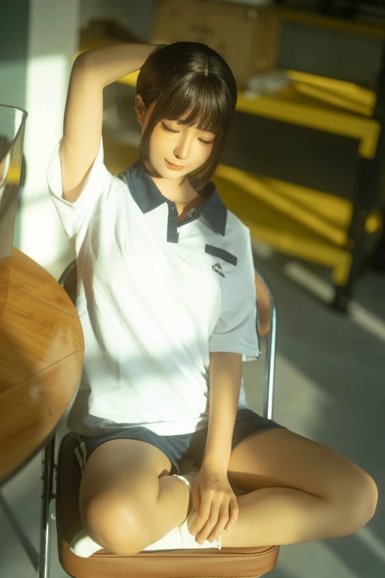 蠢沫沫《学妹》写真图集 13P｜在线预览与图包下载