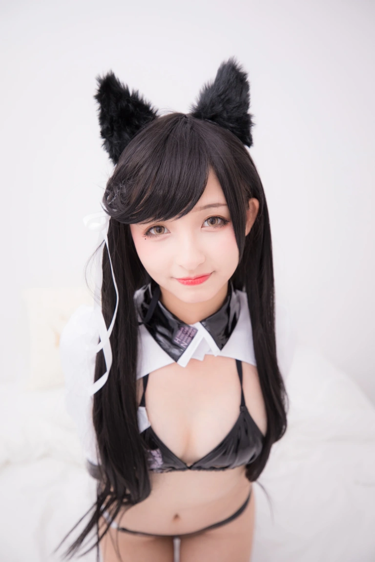 神楽坂真冬《第二季 序号5：犬《ATAGO-LATEX VER》》写真图集 150P｜在线预览与图包下载
