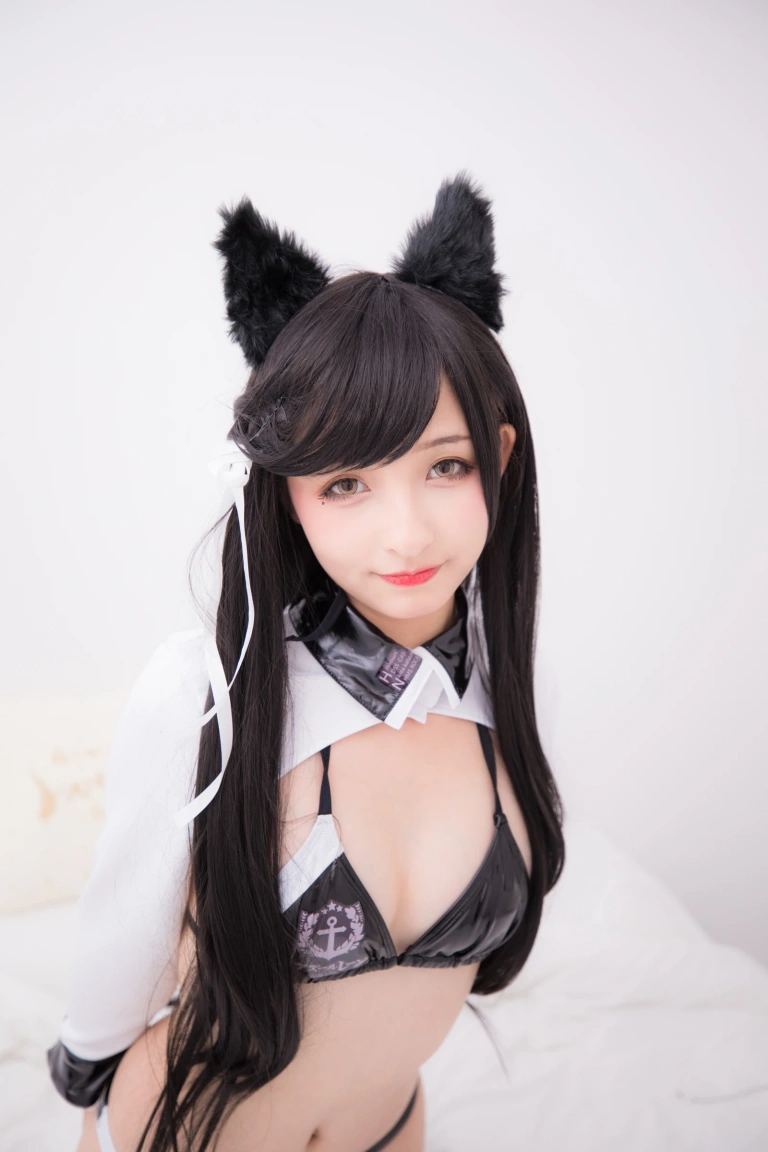 神楽坂真冬《第二季 序号5：犬《ATAGO-LATEX VER》》写真图集 150P｜在线预览与图包下载